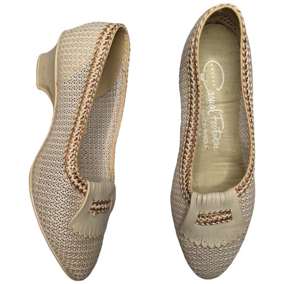 Vtg 1960s Casual Footwear Ivory Kiltie Woven Low Heel Pointed Toe Pumps 7 - Picture 1 of 7